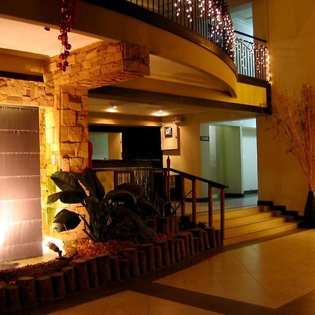 Lancaster Hotel Cebu Lapu-Lapu City Exteriör bild
