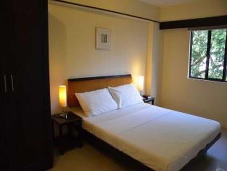Lancaster Hotel Cebu Lapu-Lapu City Exteriör bild