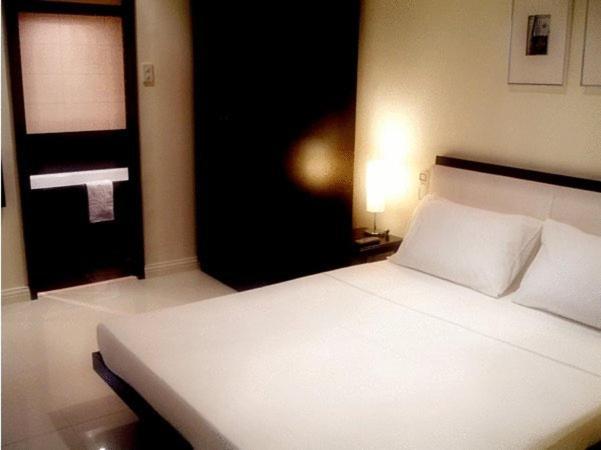 Lancaster Hotel Cebu Lapu-Lapu City Exteriör bild